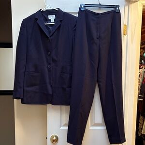 Ann Taylor Loft Navy blue Suit Blazer Pants size 2 Like New. Fully lined.